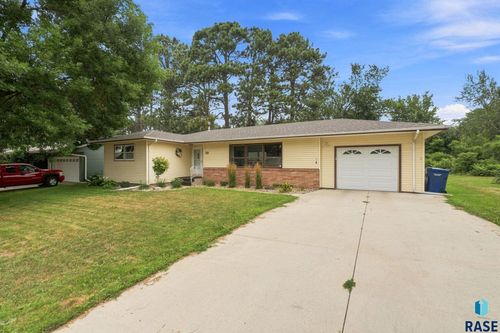 104 W 5th St Street, Dell Rapids, SD, 57022 | Card Image