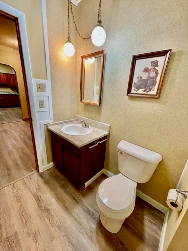 Bathroom 1 with tub | Image 22