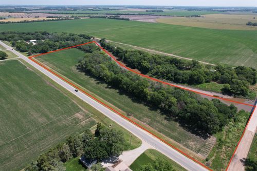 000 N Ridge Rd, Valley Center, KS, 67147 | Card Image