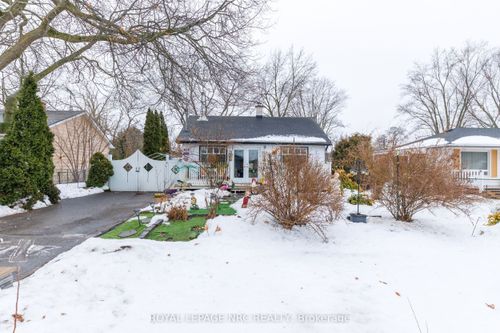 7 Vera St, St. Catharines, ON, L2S1C3 | Card Image