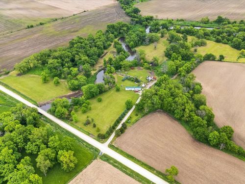 2924 York Ave, Coggon, IA, 52218-9702 | Card Image