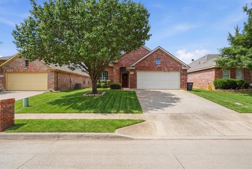 1216 Brownford Dr, Burleson, TX, 76028-6825 | Card Image