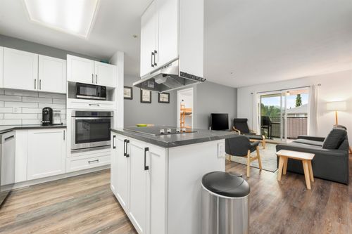 d202-40160 Willow Cres, Squamish, BC, V8B0M2 | Card Image