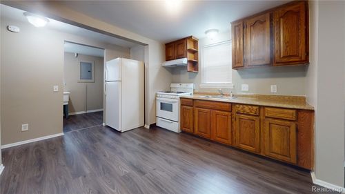 23574 Columbus Ave, Warren, MI, 48089-2230 | Card Image