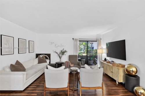 11-4780 Nw 102nd Ave, Doral, FL, 33178-2263 | Card Image