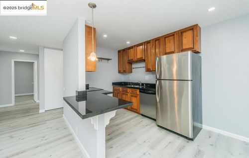 4099 Howe St, Oakland, CA, 94611-5300 | Card Image