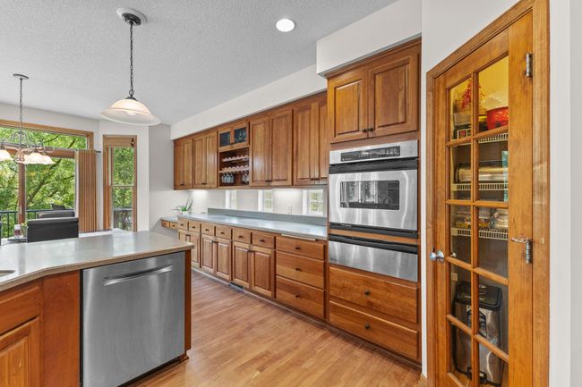 So many cupboards and counter space | Image 20