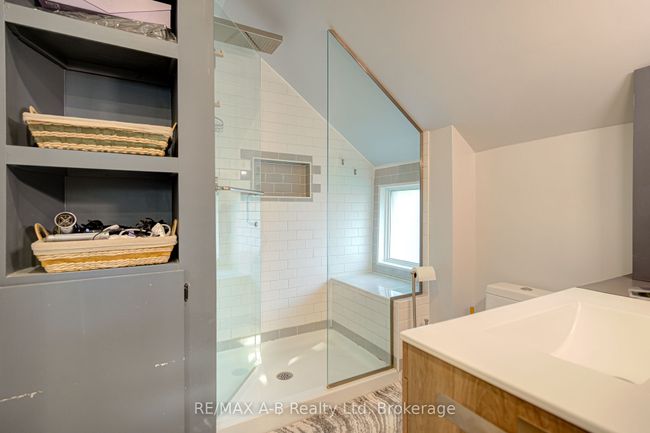 239 Nile St, House other with 4 bedrooms, 2 bathrooms and 8 parking in Stratford ON | Image 32