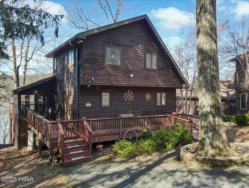 200 Lennon Rd, Greentown, PA, 18426-3801 | Card Image