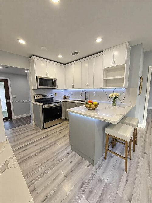 781 Nw 108th St, Miami, FL, 33168-2129 | Card Image