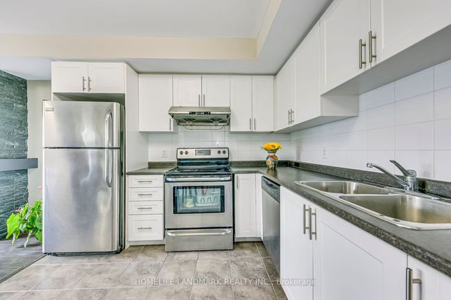 121 - 2891 Rio Crt, Condo with 2 bedrooms, 2 bathrooms and 1 parking in Mississauga ON | Image 10
