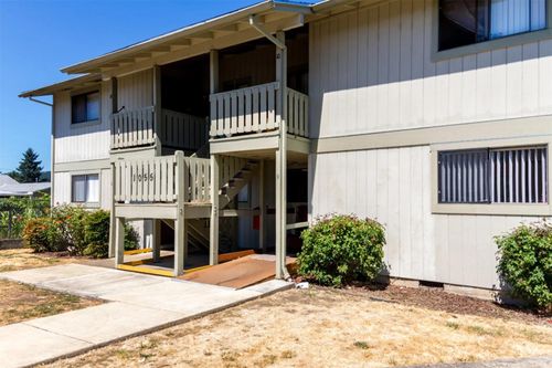 1051 E Central Ave, Sutherlin, OR, 97479-7601 | Card Image