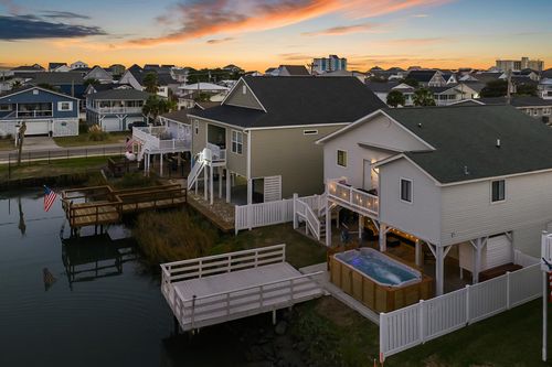 404 33rd Ave N, North Myrtle Beach, SC, 29582-1828 | Card Image