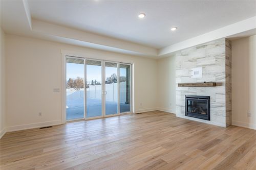 817 Van Allen Way, Hamilton, MT, 59840-2070 | Card Image