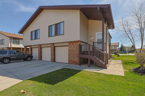 1-1332 Kingsbury Dr, Hanover Park, IL, 60133-7328 | Card Image