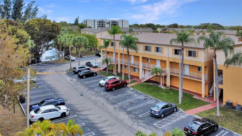 289-6205 Kendale Lakes Cir, Miami, FL, 33183-1934 | Card Image