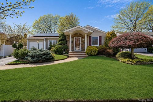 1500 Wagner St, Wantagh, NY, 11793-3043 | Card Image