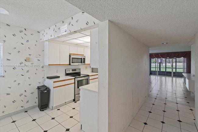 APT-101F - 12701 Sw 13 Th St, Condo with 2 bedrooms, 2 bathrooms and null parking in Pembroke Pines FL | Image 13