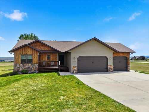 19236 Carriage Cir, Belle Fourche, SD, 57717-7265 | Card Image