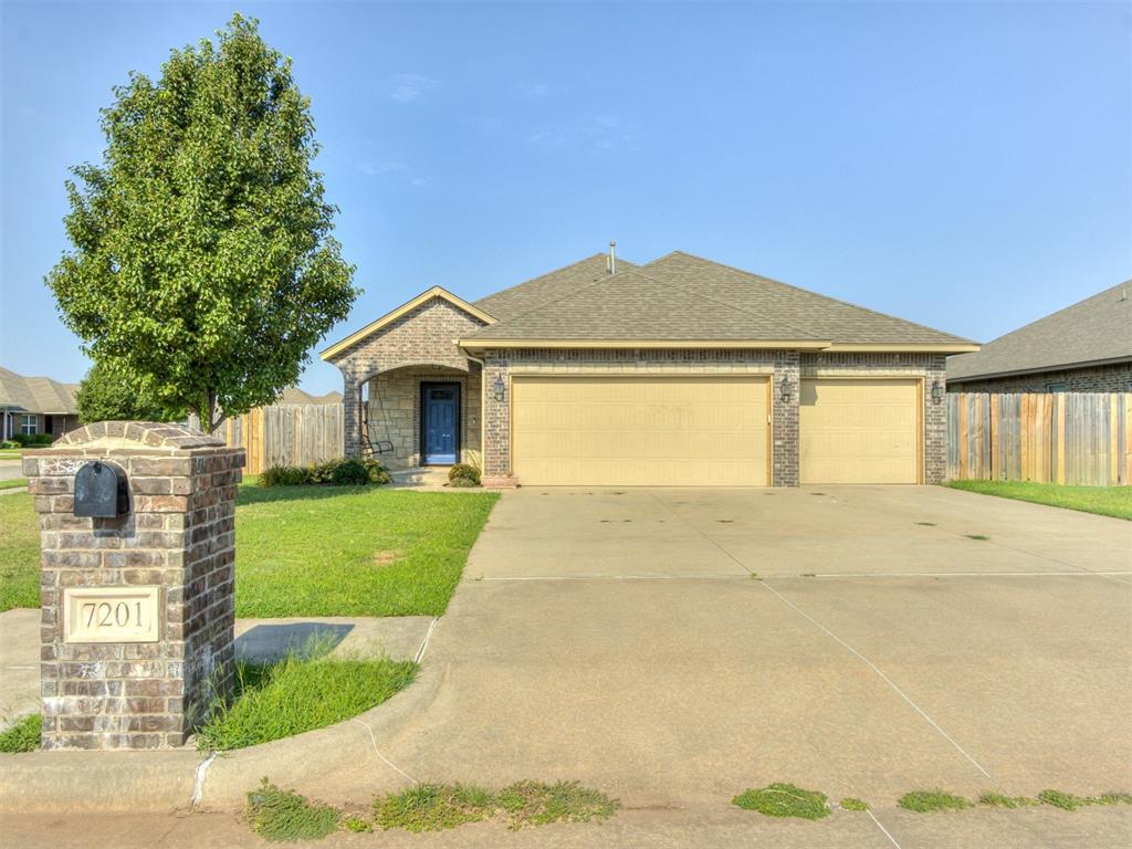 Meadow Lake Dr, Yukon, OK 73099