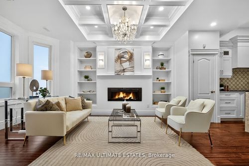 290 Bathurst St, Toronto, ON, M5T2S3 | Card Image