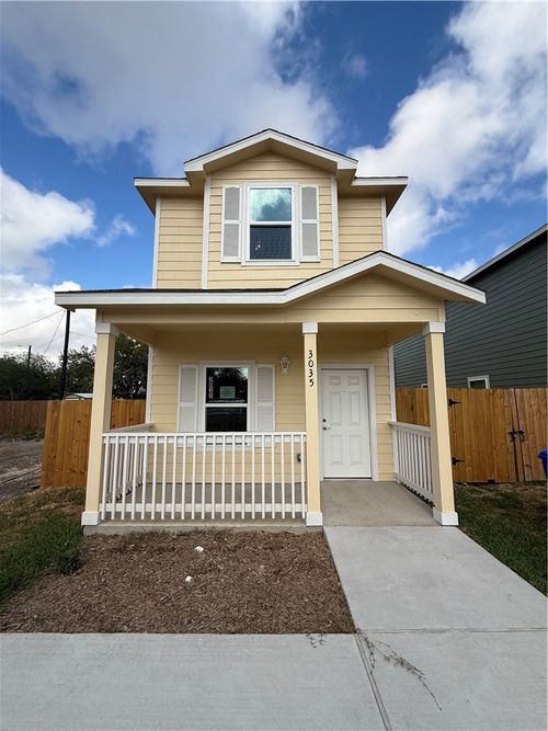 3035 Sabinas St, Corpus Christi, TX, 78405-2415 | Card Image