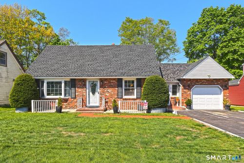 10 Glenmoor Dr, East Haven, CT, 06512-1209 | Card Image