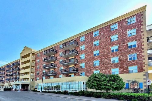 520-7373 Martin Grove Rd, Woodbridge, ON, L4L9K1 | Card Image