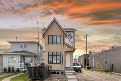 111 28 Ave Ne, House detached with 4 bedrooms, 3 bathrooms and 2 parking in Calgary AB | Image 1