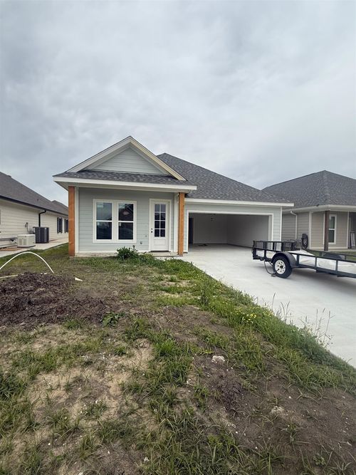 302 Couch, Thibodaux, LA, 70301-4390 | Card Image