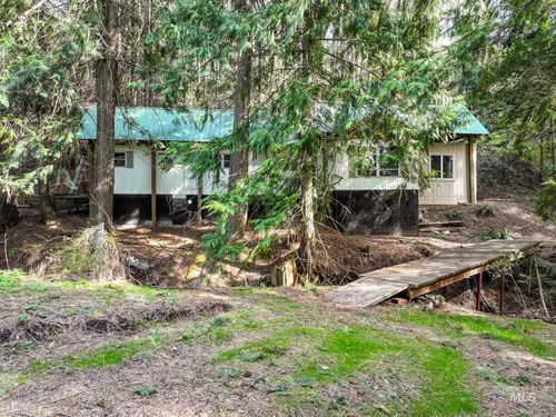 1206 Idlers Rest Rd, Moscow, ID, 83843-8125 | Card Image