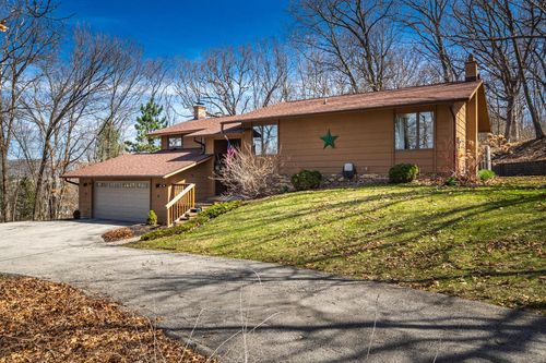 5752 Fox Chase Dr, Hokah, MN, 55941-8742 | Card Image