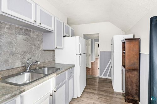 605 Weeks Ave, Superior, WI, 54880-1223 | Card Image