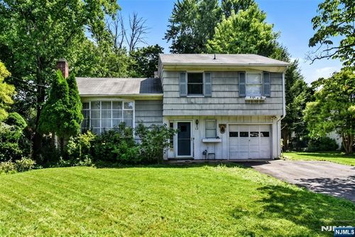 68 Sycamore Avenue, Ho Ho Kus, NJ, 07423 | Card Image