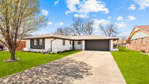 8005 S Youngs Blvd, Oklahoma City, OK, 73159-5131 | Card Image