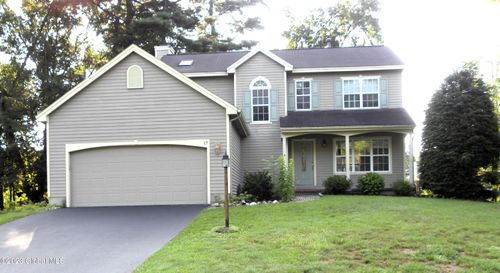 17 Commons Blvd, Halfmoon, NY, 12065-8403 | Card Image