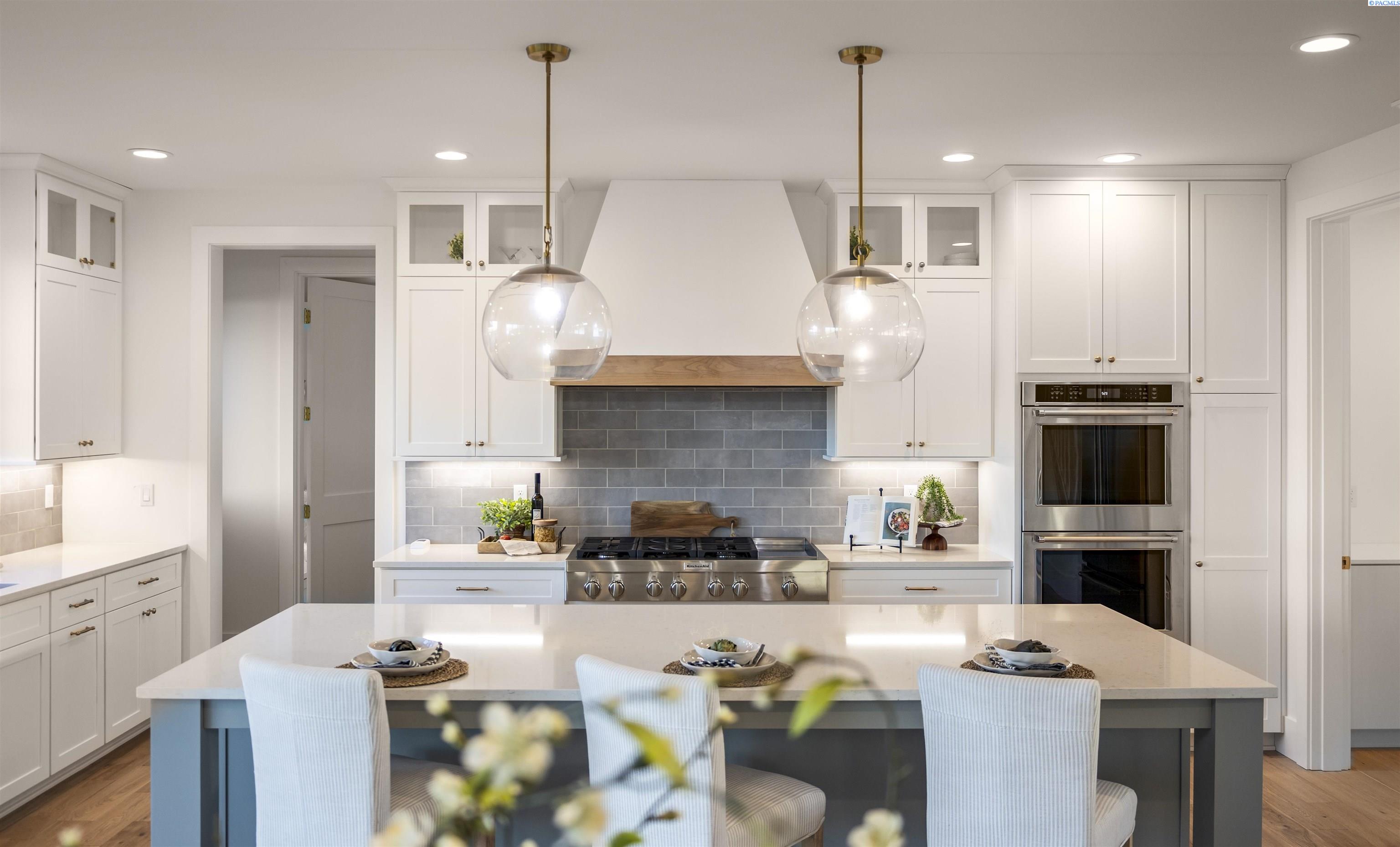 Meadow Hills Dr, Richland, WA 99352
