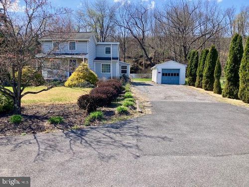 1220 Valley Rd, Pottsville, PA, 17901-8808 | Card Image