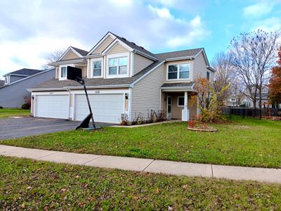 1490 S Pembroke Drive, Home with 3 bedrooms, 1 bathrooms and 2 parking in South Elgin IL | Image 1