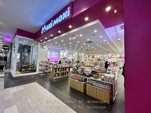 2300 Yonge St, Toronto, ON, M4P1E4 | Card Image