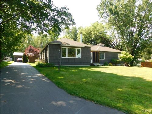 8 Willard Dr, Bernhards Bay, NY, 13028-3164 | Card Image