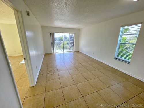 e407-2800 Nw 56th Ave, Lauderhill, FL, 33313-2373 | Card Image