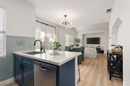 285 Twilight Glen Ln, Simi Valley, CA, 93065-3085 | Card Image