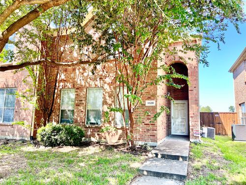 1128 Jamie Dr, Grand Prairie, TX, 75052-2736 | Card Image