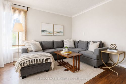 39 Sealcove Dr, Etobicoke, ON, M9C2C7 | Card Image