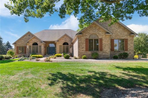 3896 Edison Street Ne, Hartville, OH, 44632 | Card Image