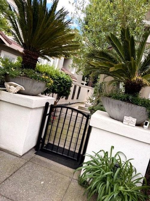 9820 Villa Francisco Ln, Granite Bay, CA, 95746-6483 | Card Image