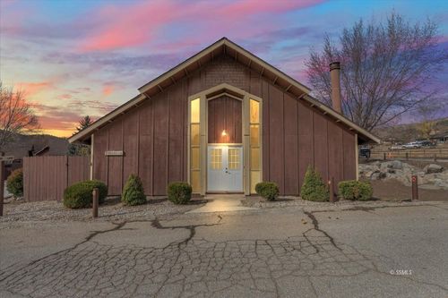 2 Village Ln, Tehachapi, CA, 93561-9667 | Card Image