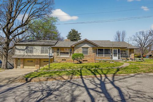 600 Walnut Dr, Neosho, MO, 64850-2135 | Card Image
