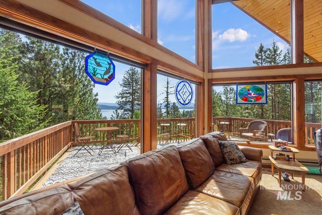 947 Thompson Dr, House other with 3 bedrooms, 4 bathrooms and 3 parking in Cascade ID | Image 4